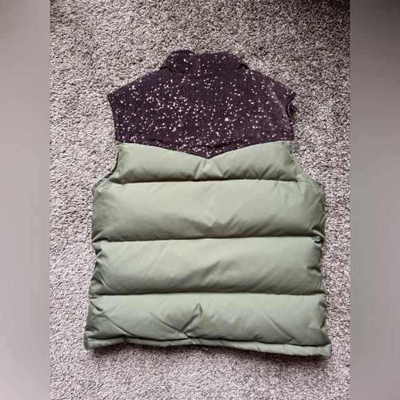 Old Navy Olive Green Frost Free Puffer Vest - Picture 2 of 9